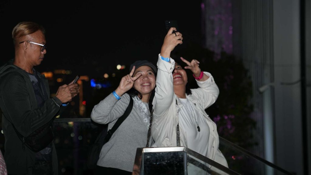 Ajak orang tersayang